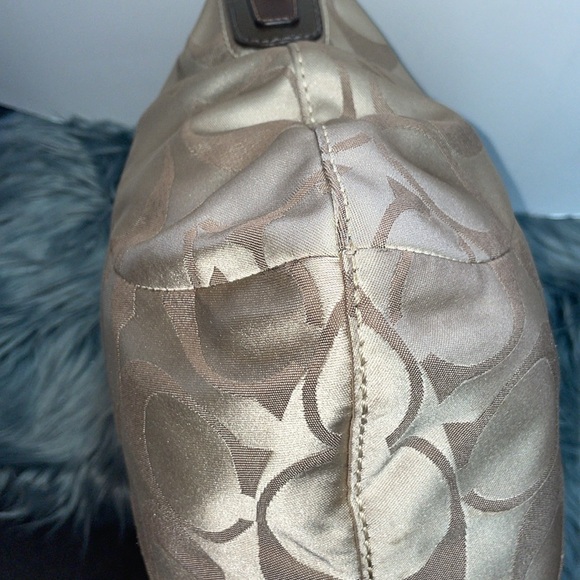 Coach ‘Zoe’ Signature Hobo - Picture 7 of 16